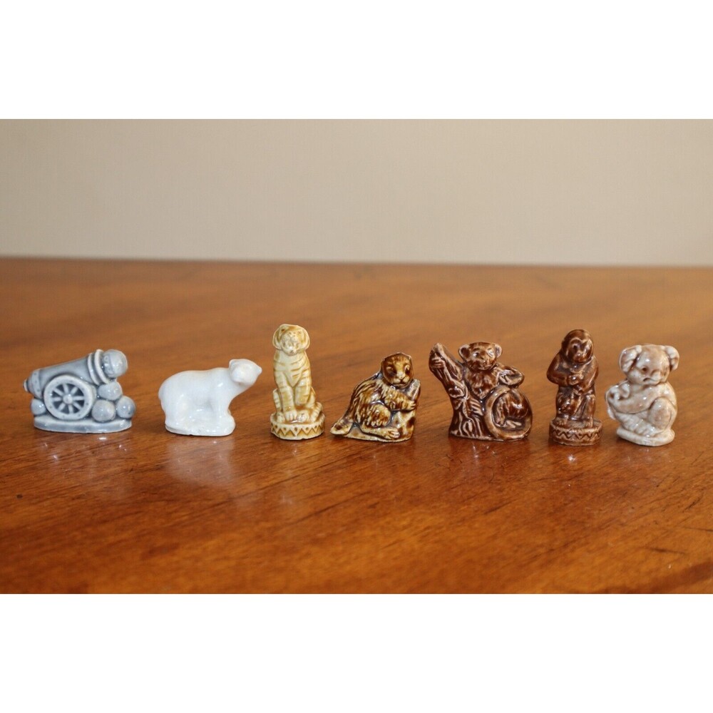 Chippy* Lot Of 7 Porcelain Figurines Wade Whimsies Red Rose Tea Wild Animal